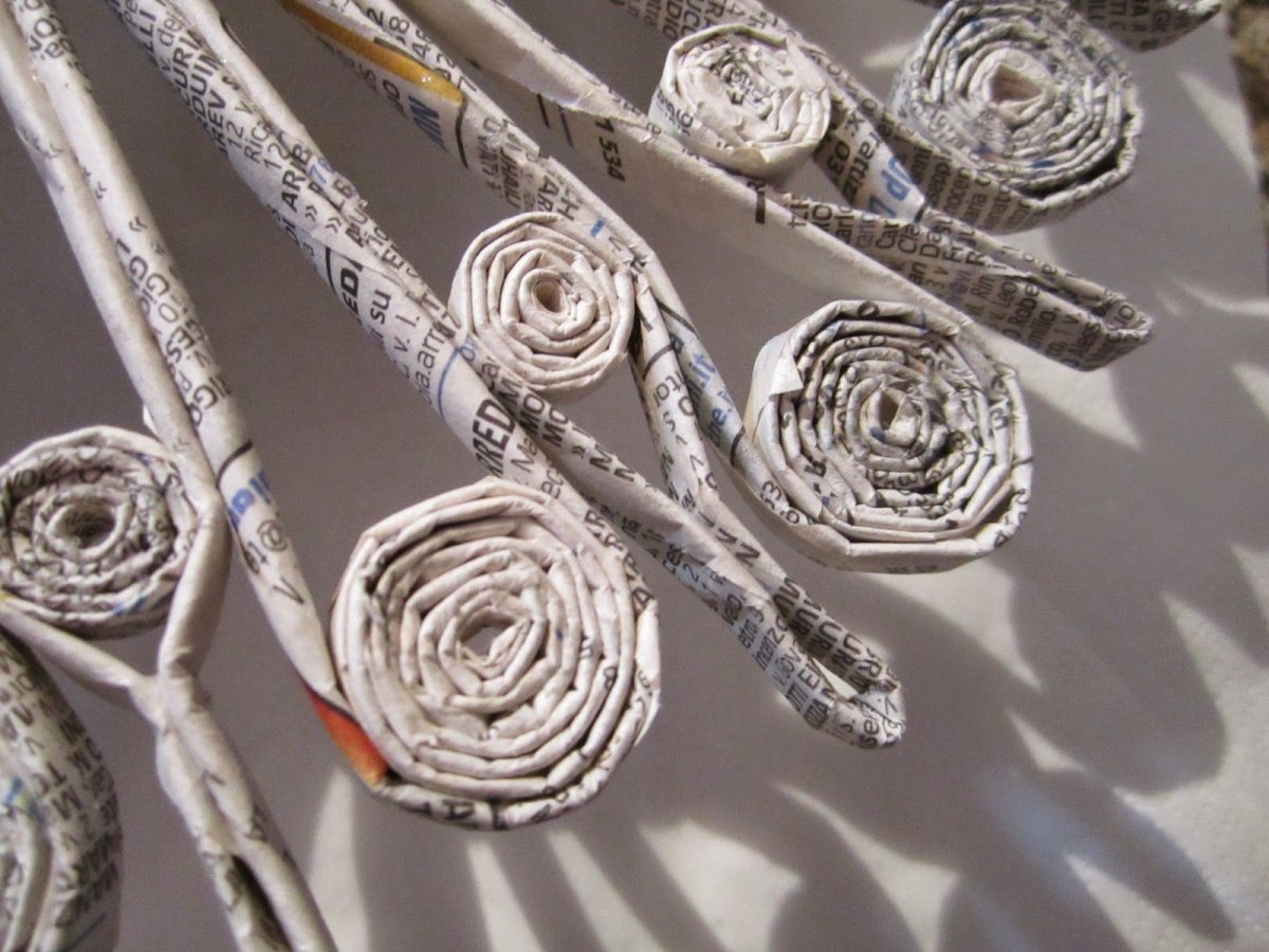 Декор из скрученных газет