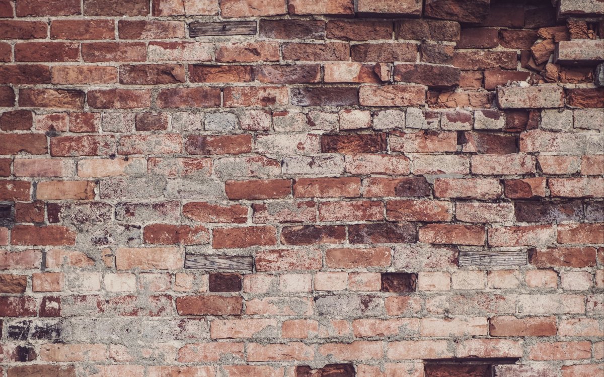 Кирпичная стена