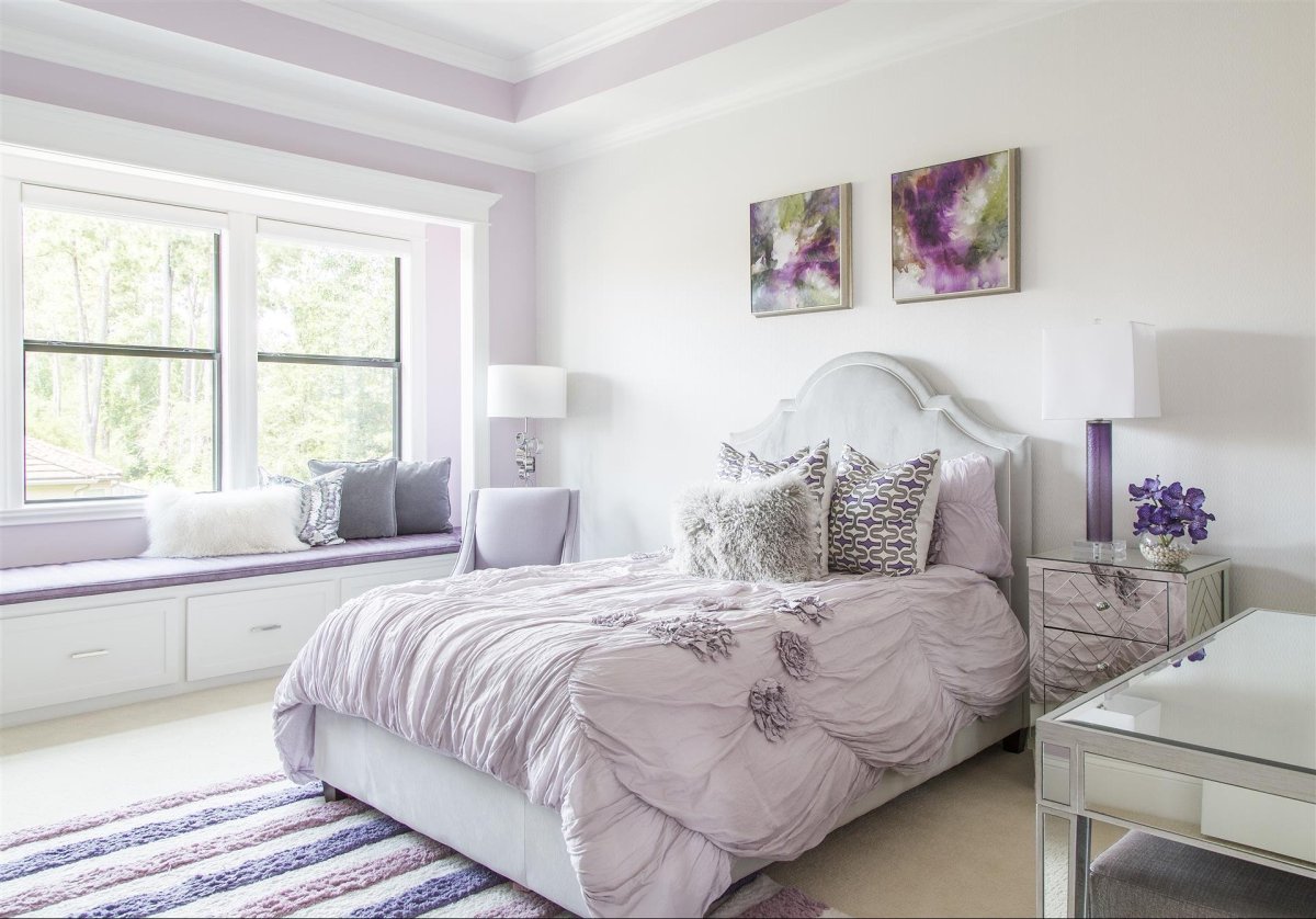 Фиолетовый и золотой в интерьере