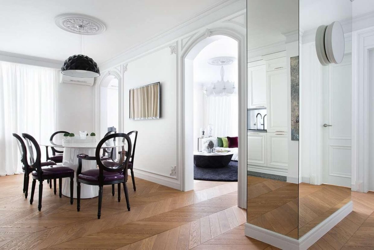 Зеркальная колонна