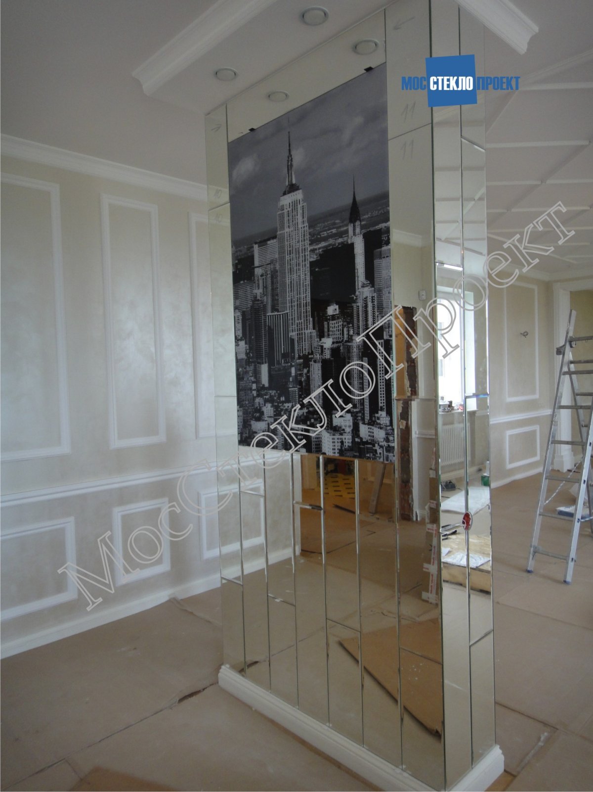 Зеркальное панно на стену