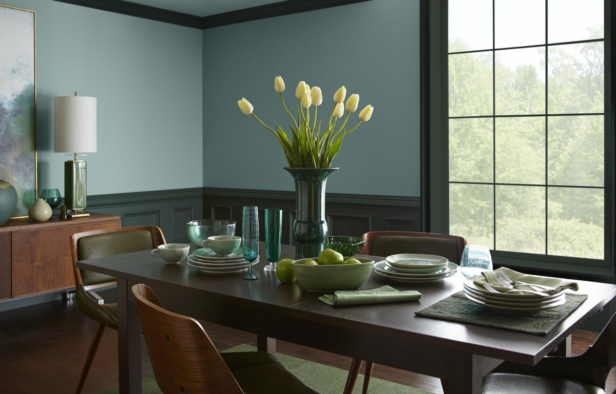 Зеленые балки на потолке