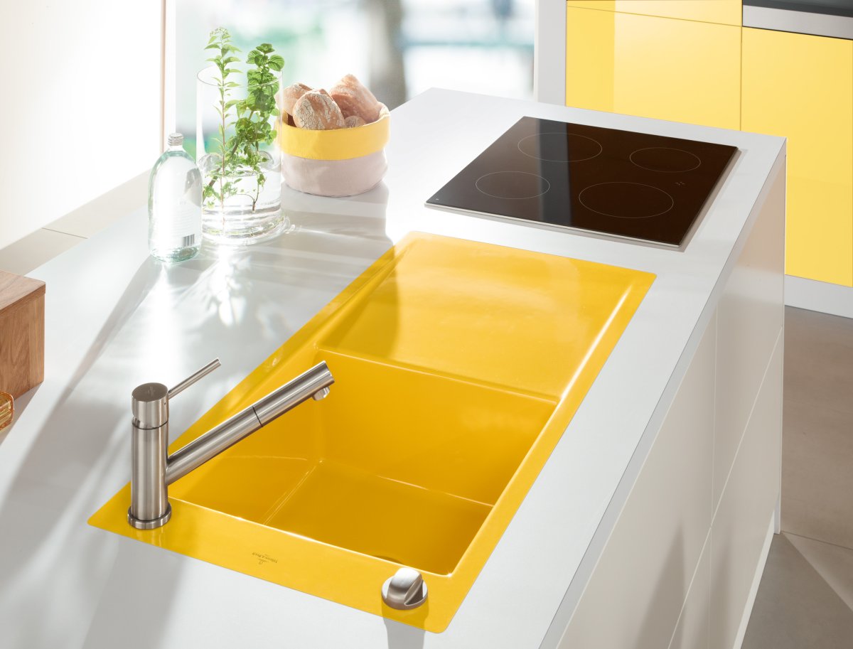 Кухня в золотистых тонах