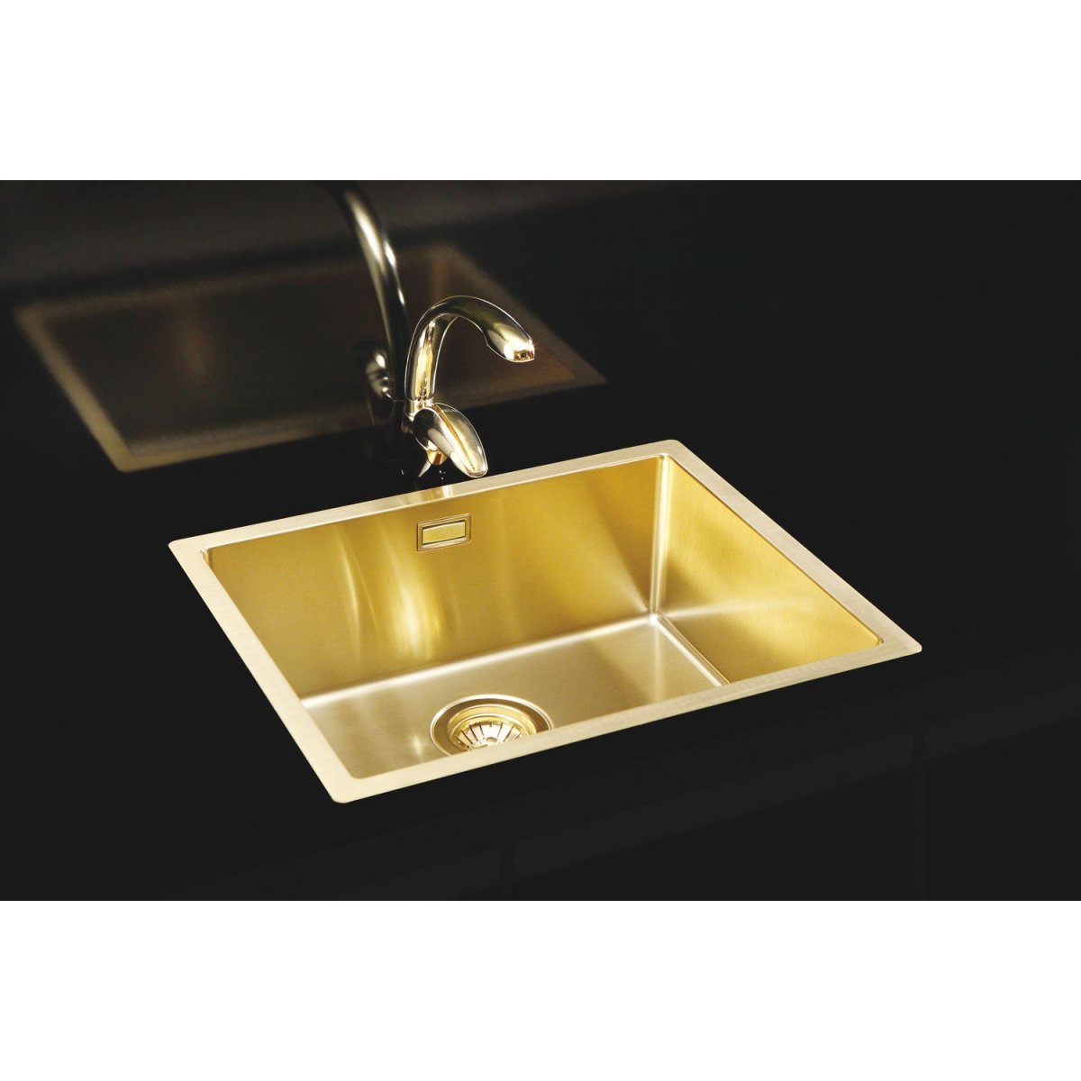 Медный фартук для кухни