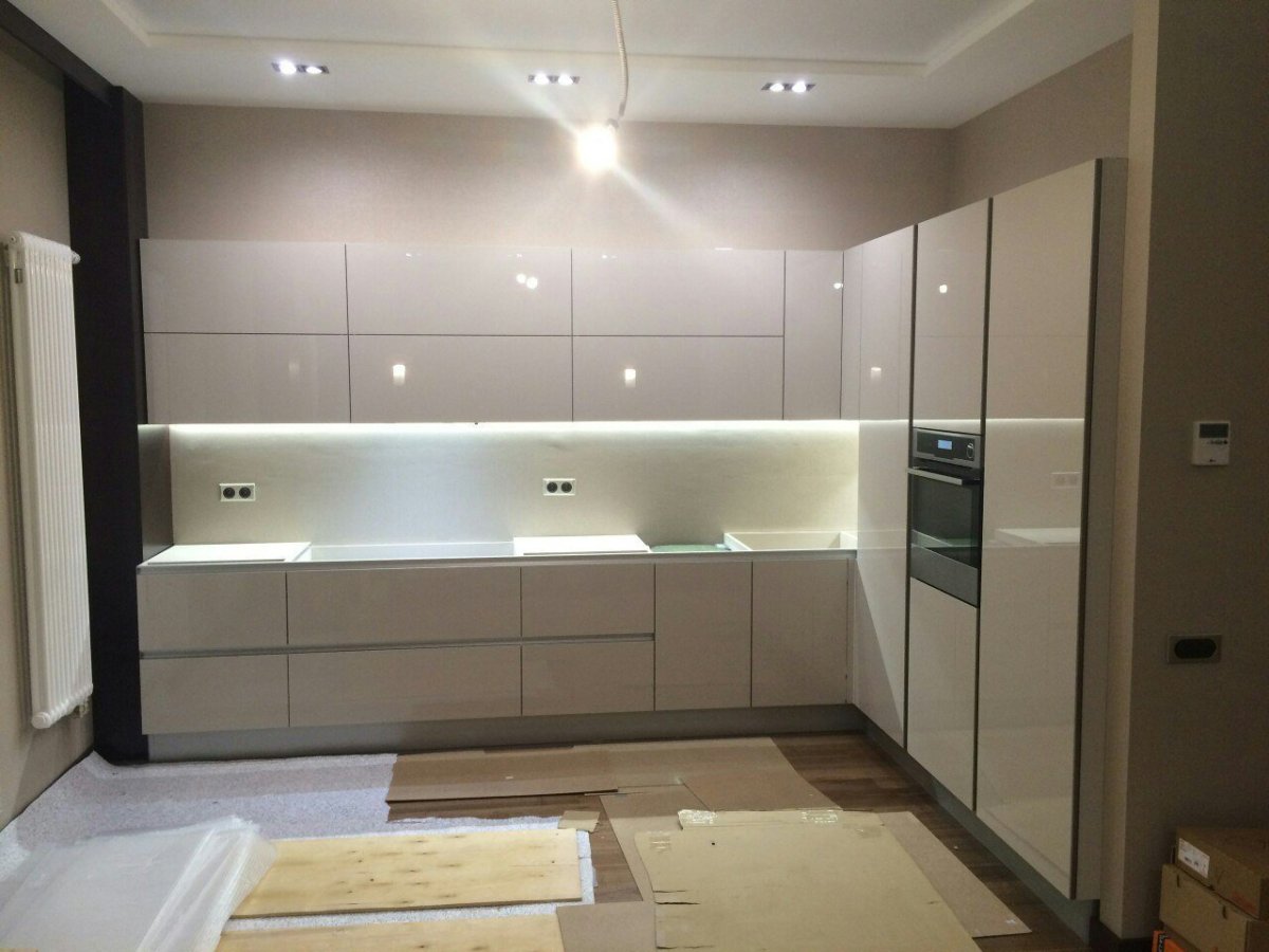 Ручка gola белый глянец фасад