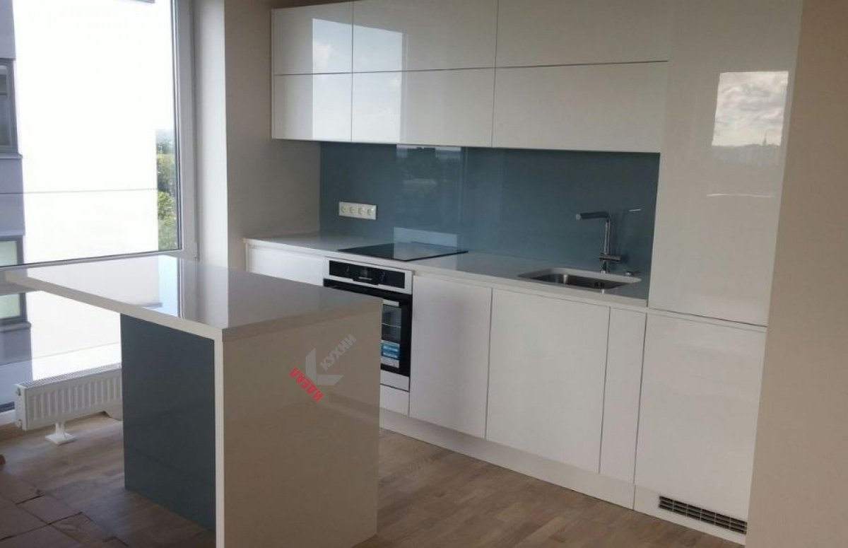 Кухонный гарнитур с торцевыми ручками