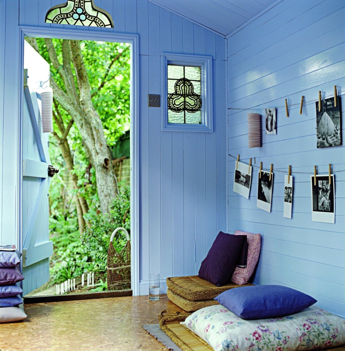 Белая вагонка в интерьере загородного дома