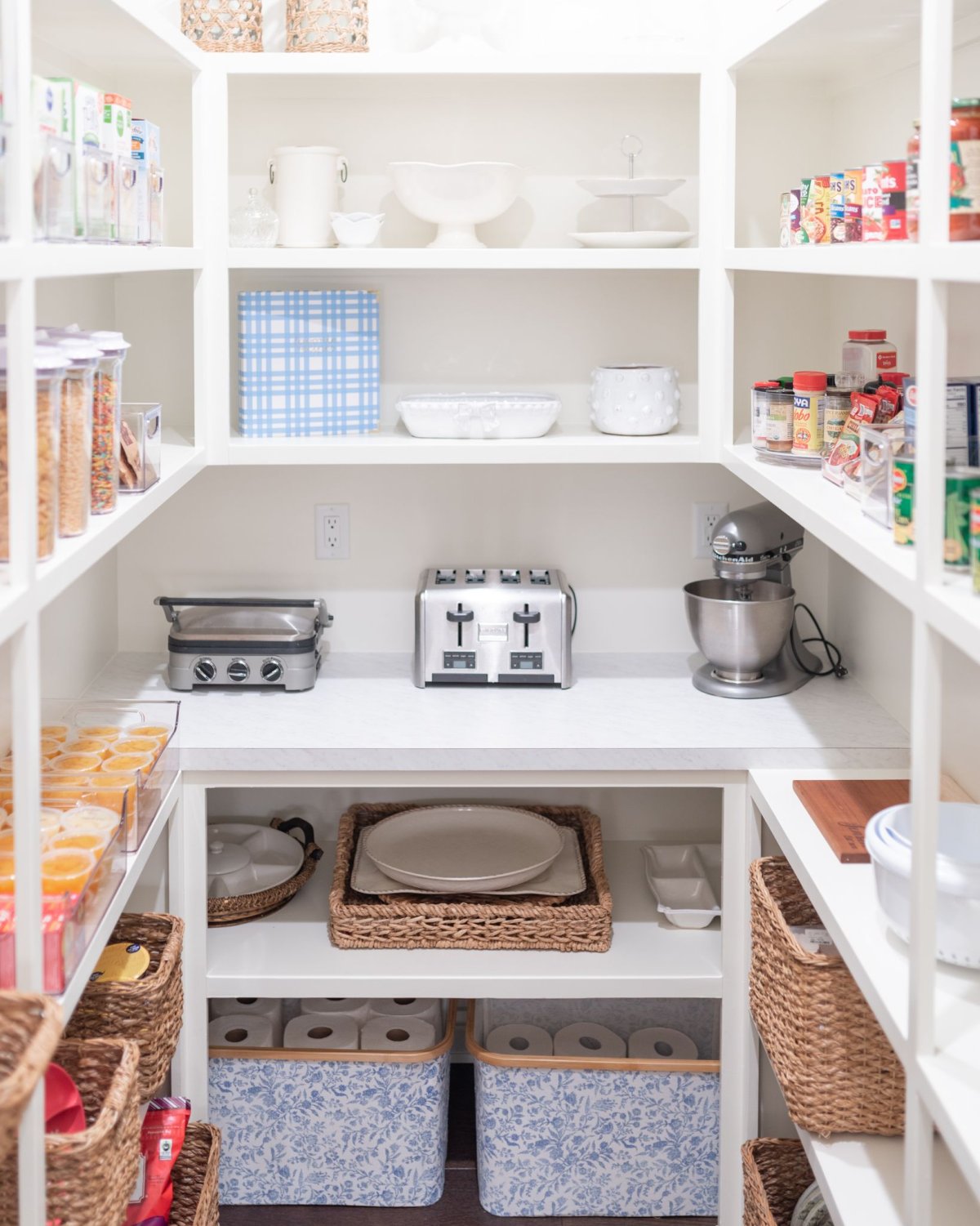 Шкаф в кладовую для продуктов