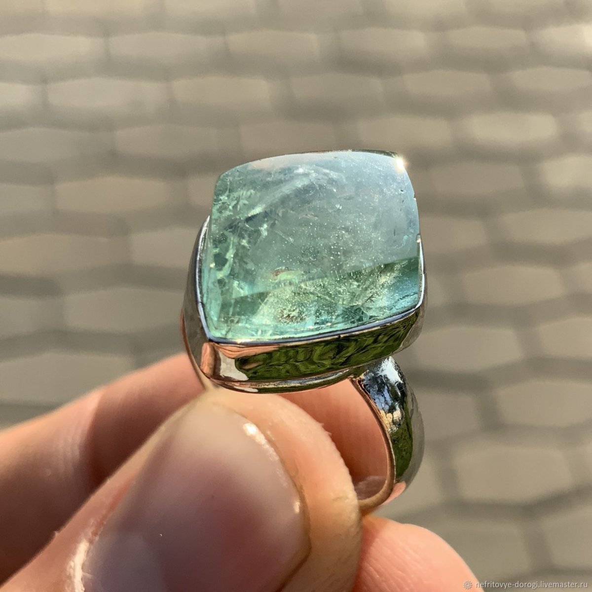 Аквамарин зеленый камень