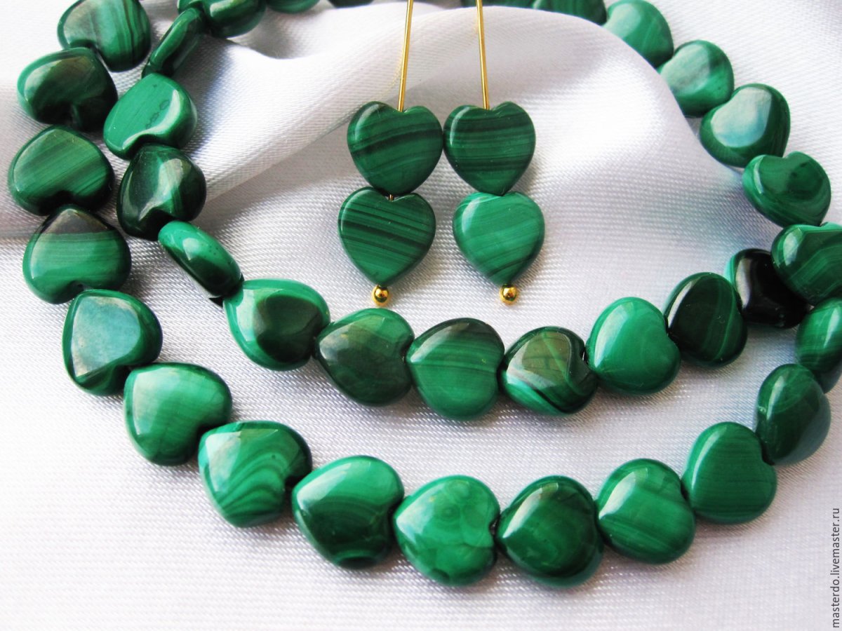 Камень Аквамарин зеленоватый