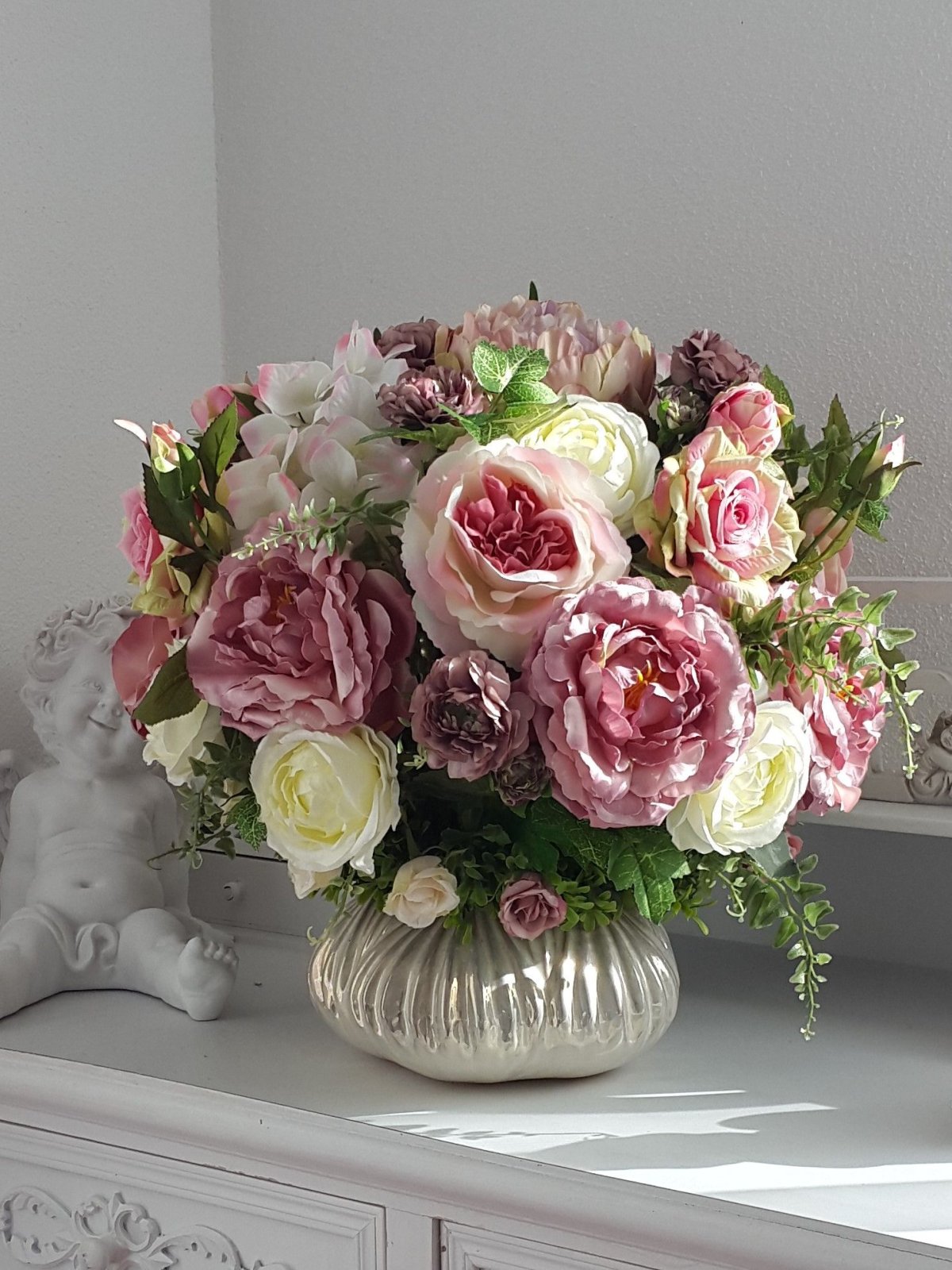 Композиции с искусственными цветами