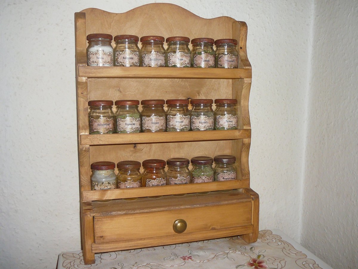 Полка для баночек на кухню