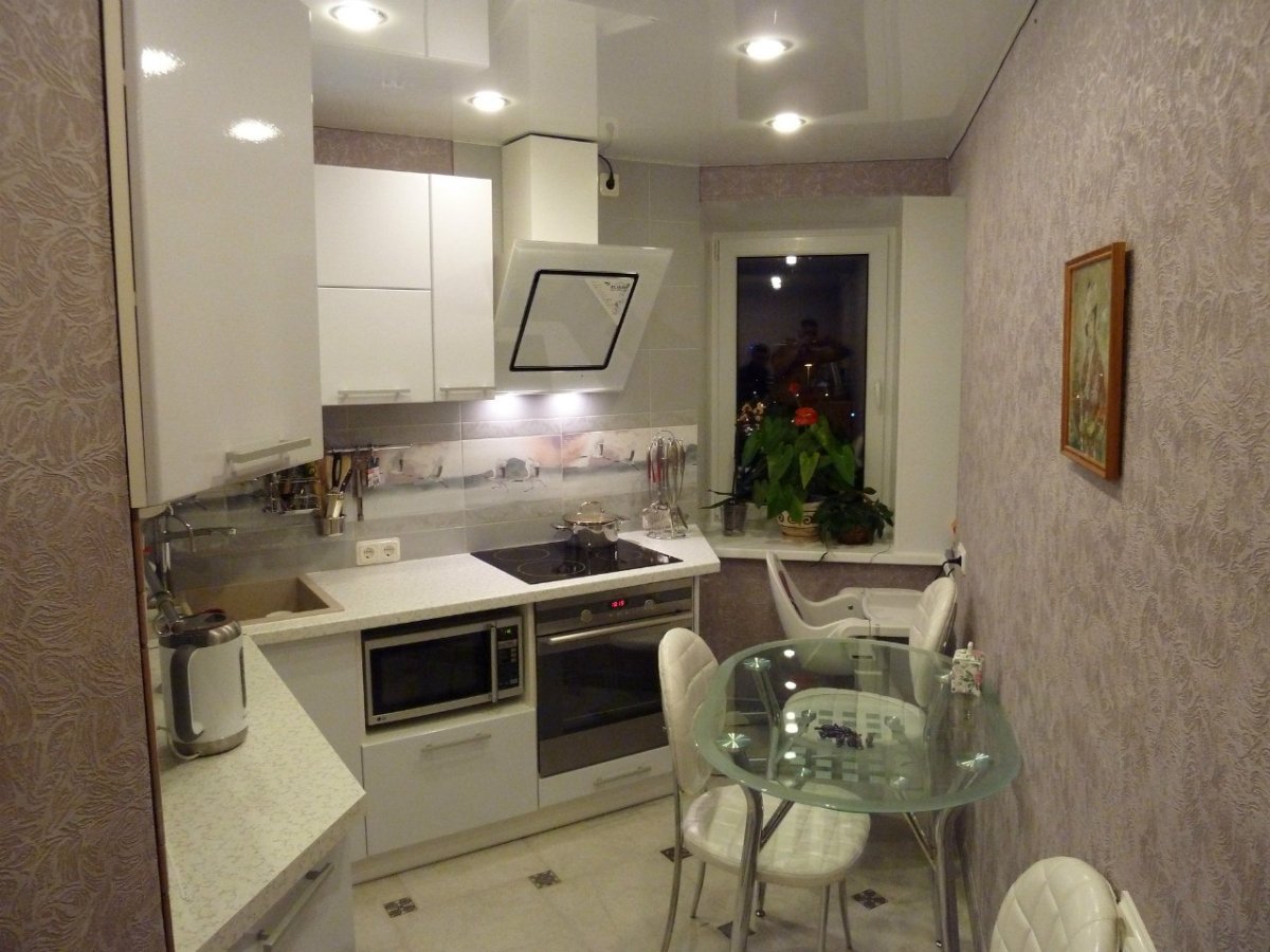 Кухня в трехкомнатной хрущевке