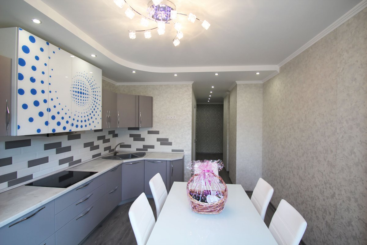 Угловые кухни для хрущевок с колонкой