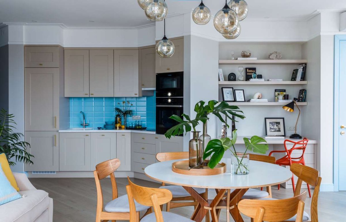 Интерьер квадратной кухни