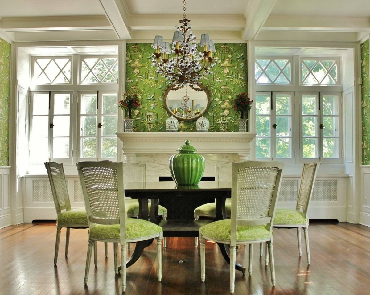 Бархатные стулья в интерьере