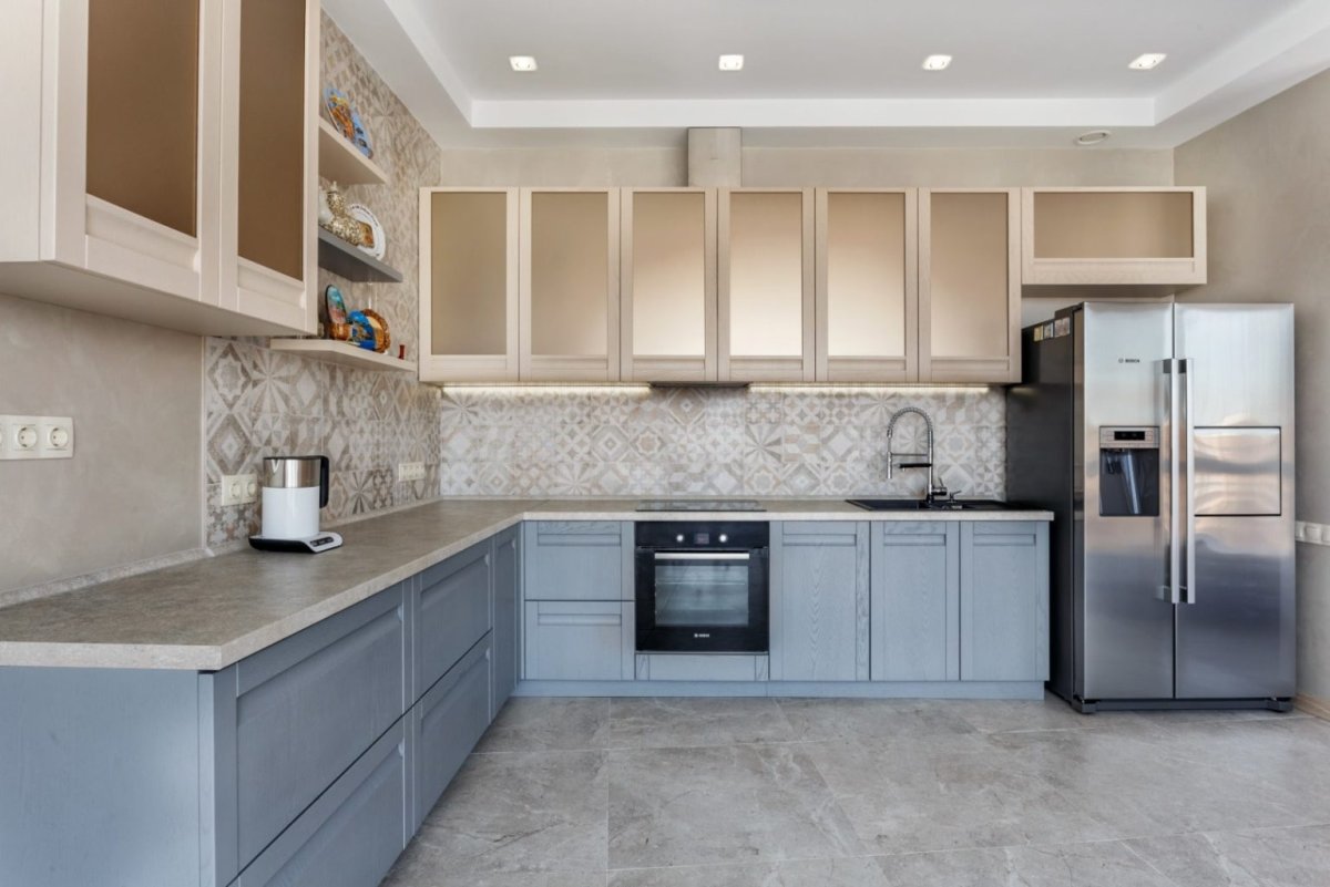 Современные кухни цвета графит