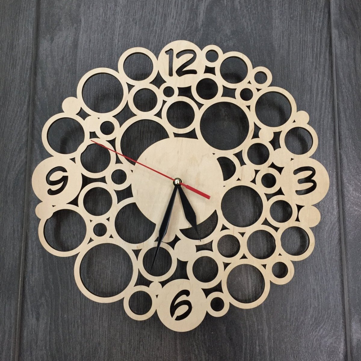 Часы настенные из фанеры