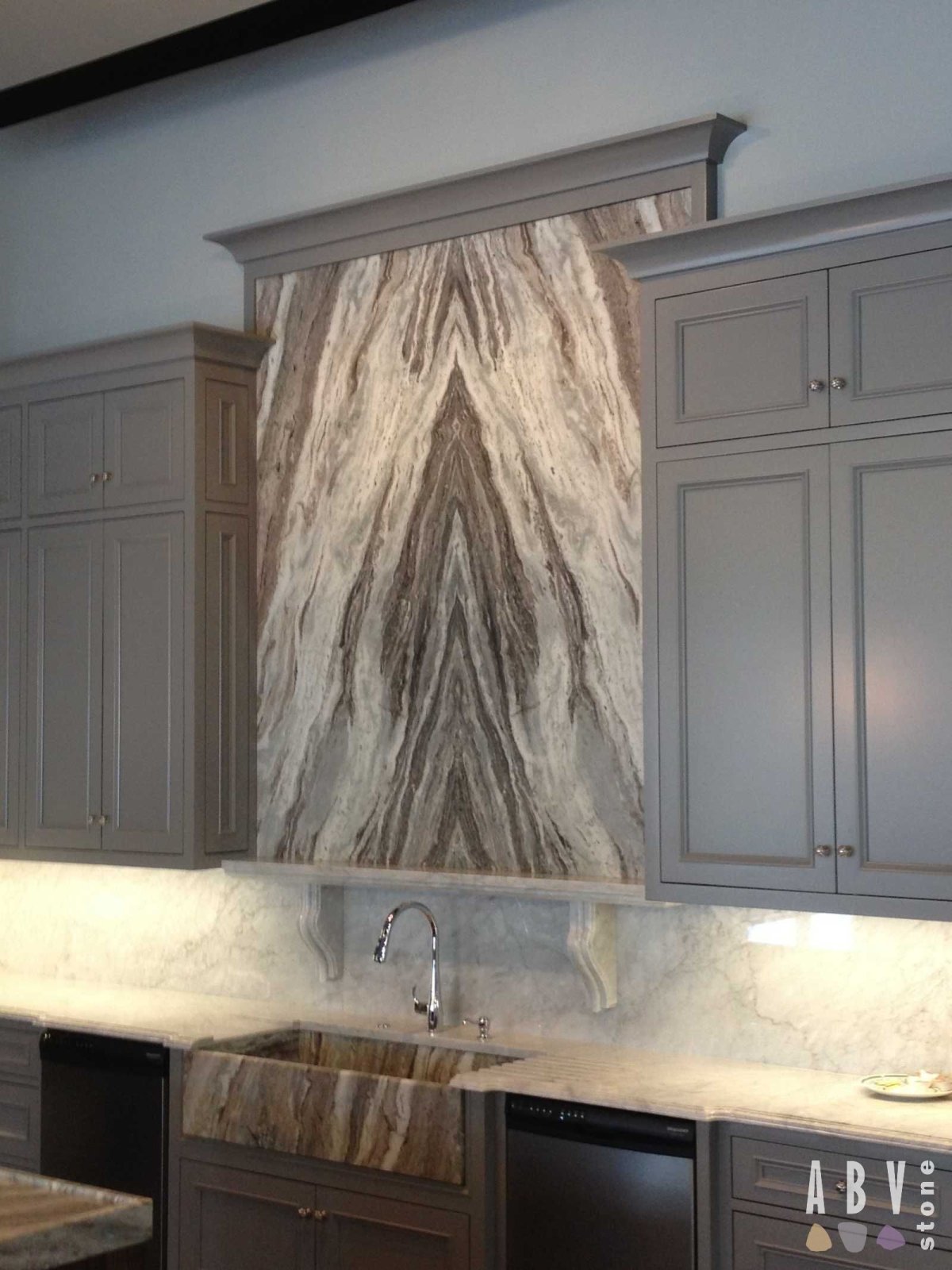 Мрамор фэнтези Браун