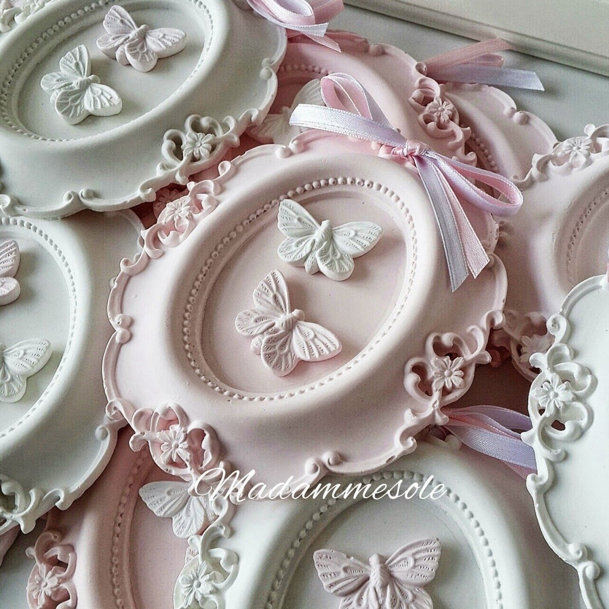 Лора Герман молды декор из пластика