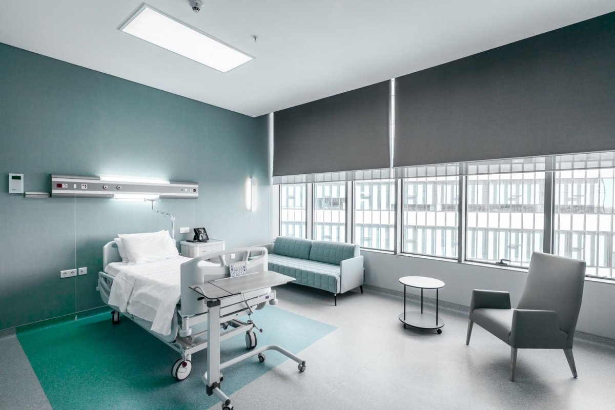 Интерьер больничной палаты