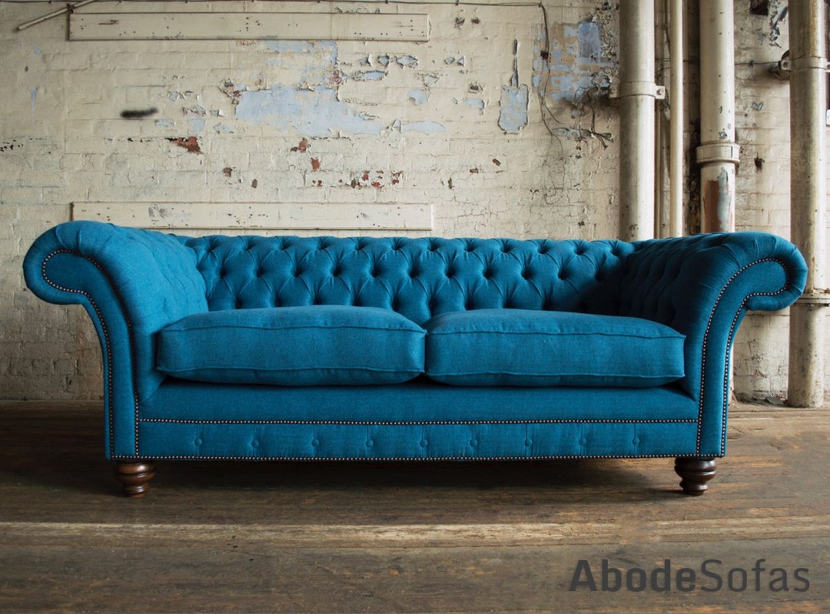 Серый винтажный диван