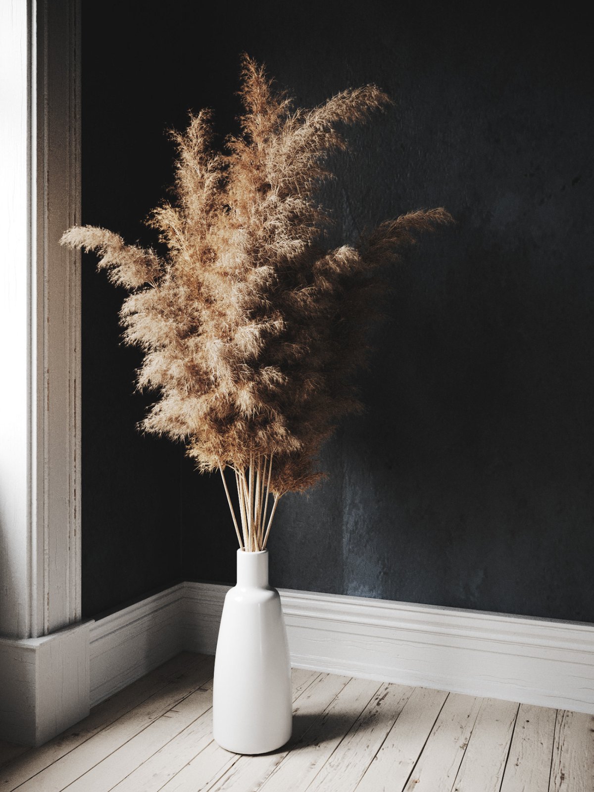 Сухоцветы в вазе в интерьере