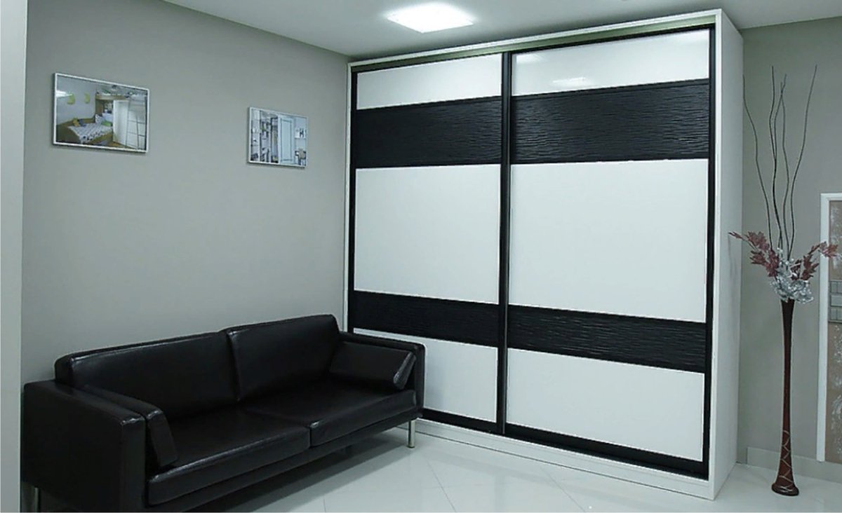 Шкаф лакобель черно белый