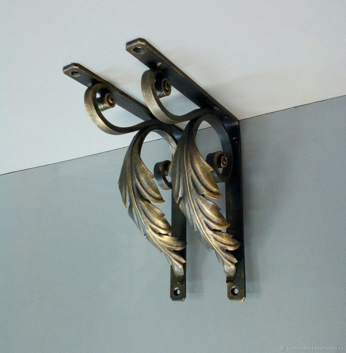 Уголки для полок на стену