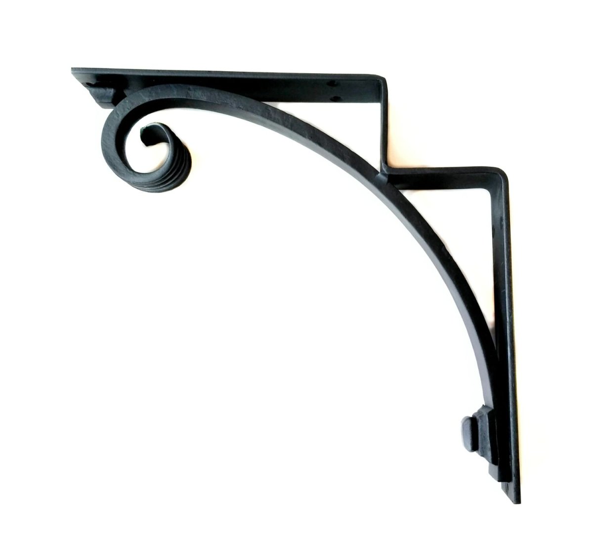 Кованый кронштейн