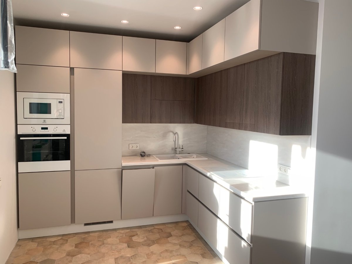 Кухня белая матовая кашемир