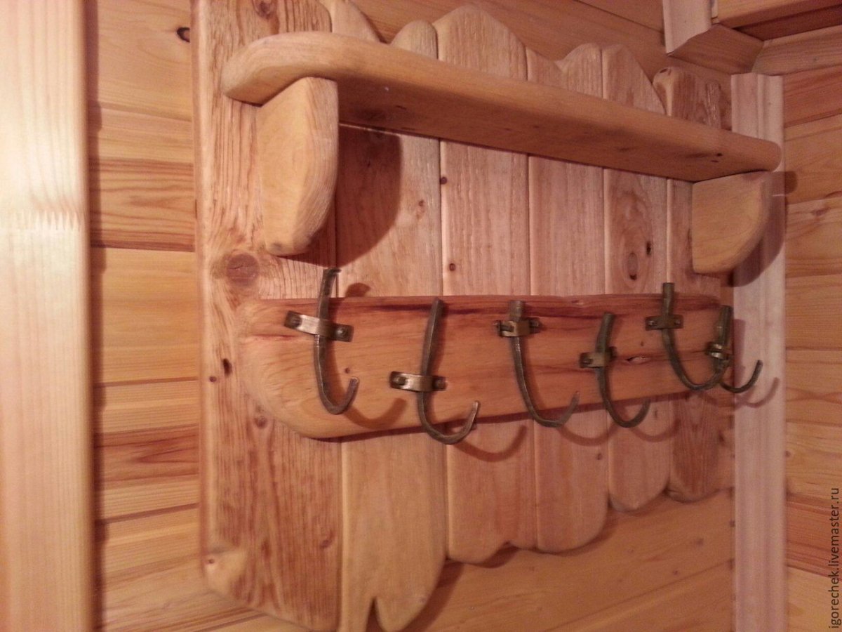 Деревянные полочки в баню