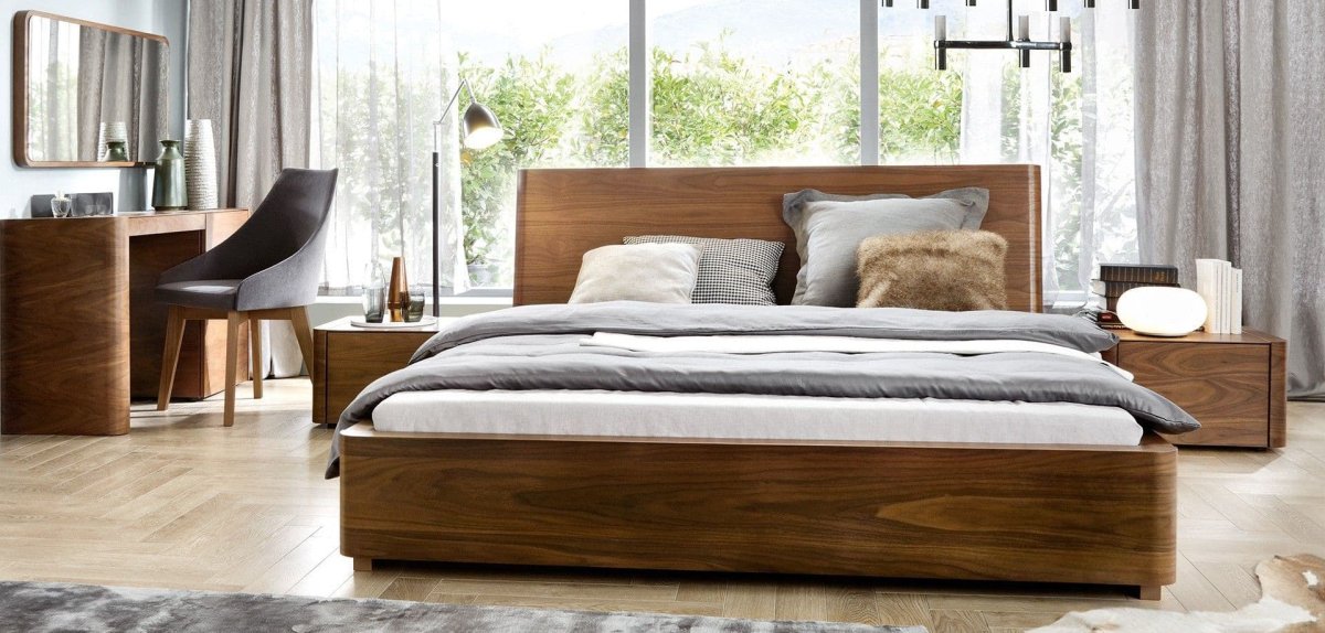 Кровать с тумбочками