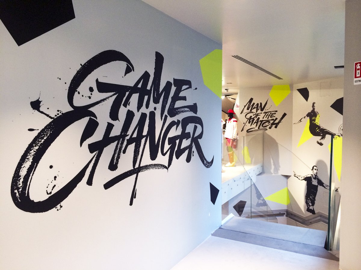 Леттеринг на стене