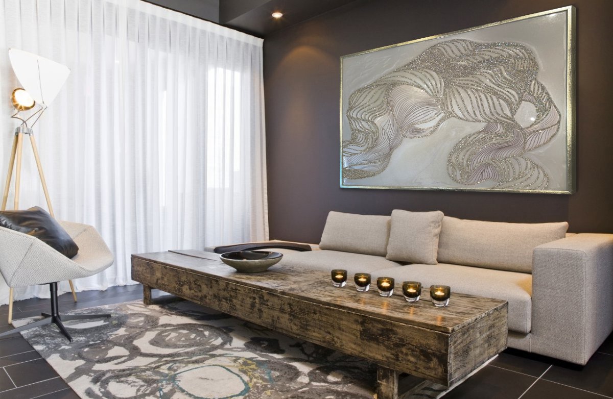 Серо золотой интерьер гостиной