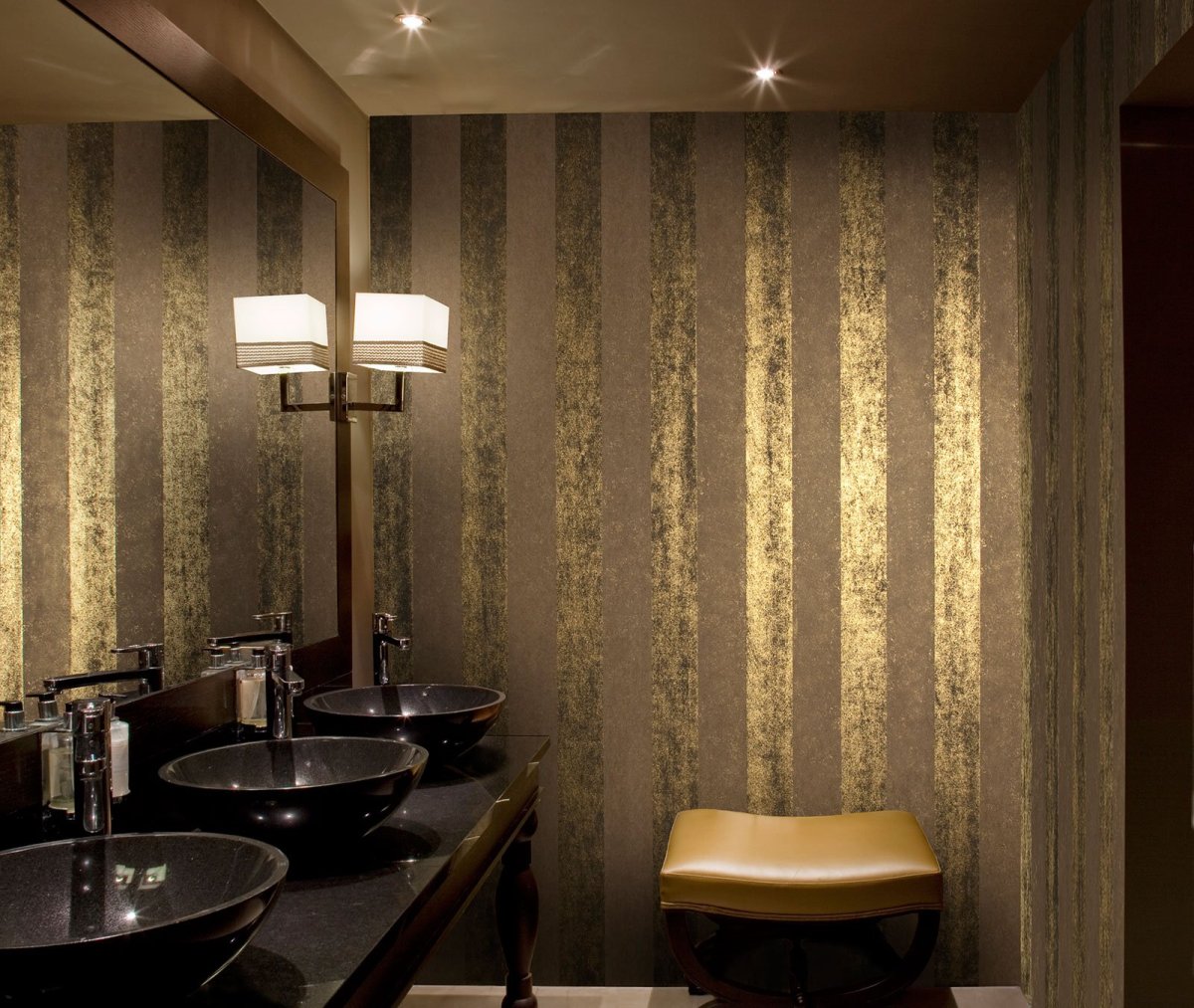 Металлические обои в интерьере