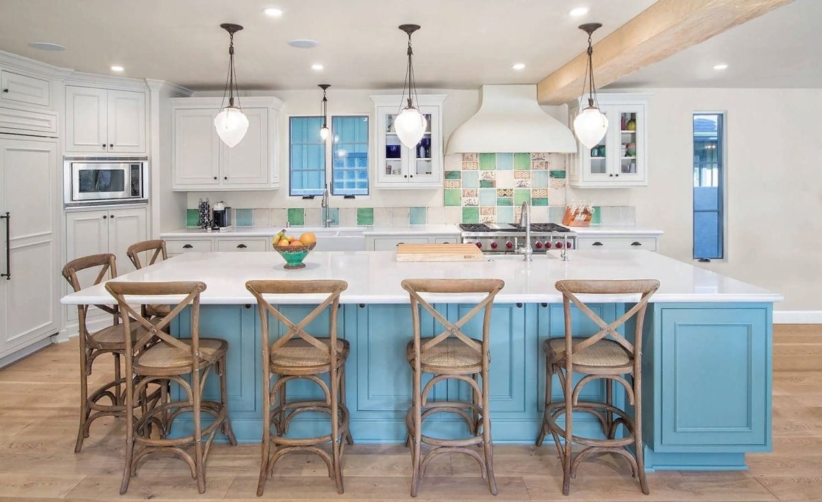Кухня гостиная в бирюзовом цвете