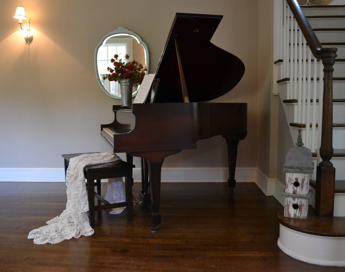 Комната с роялем