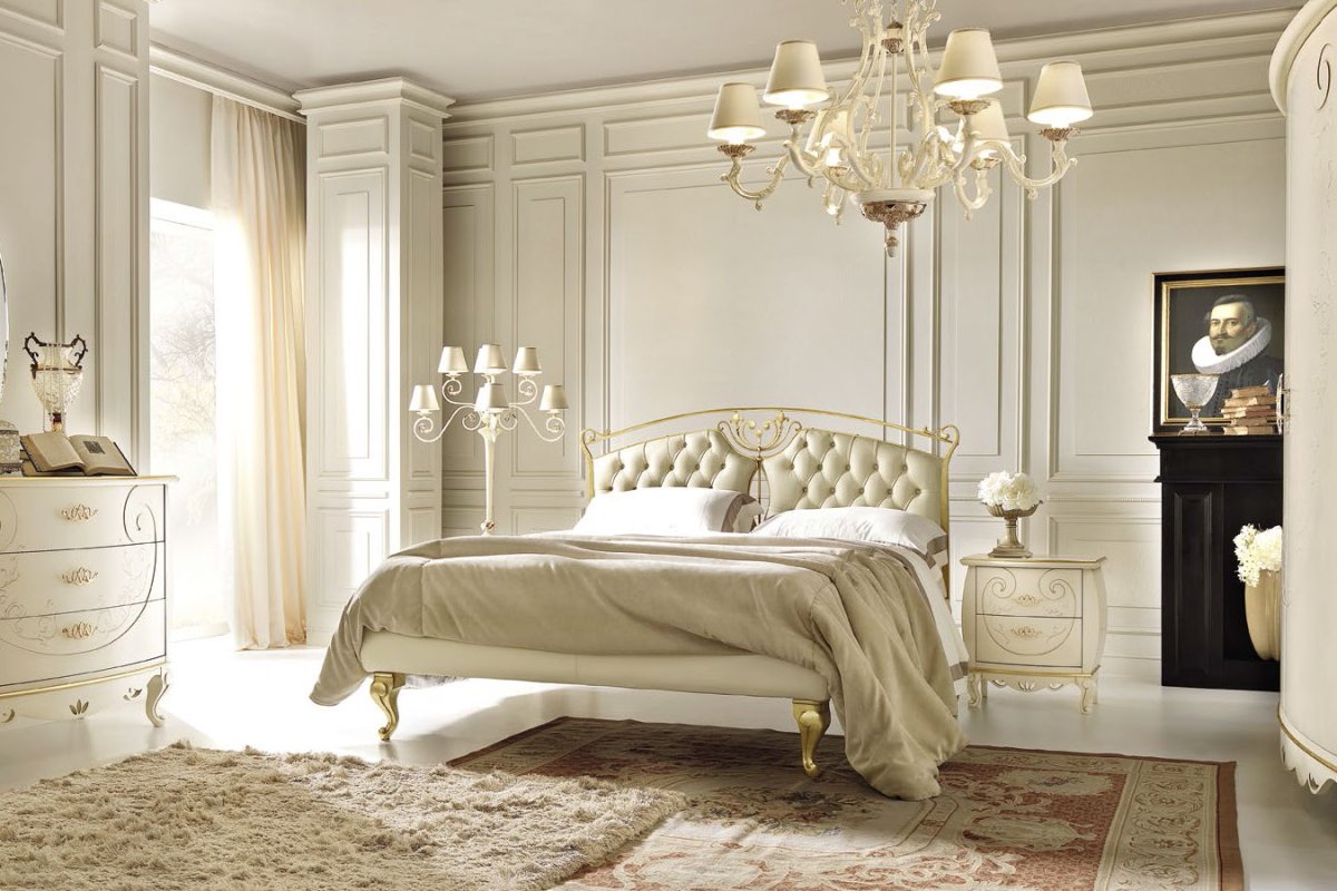 Интерьер спальни в классическом стиле