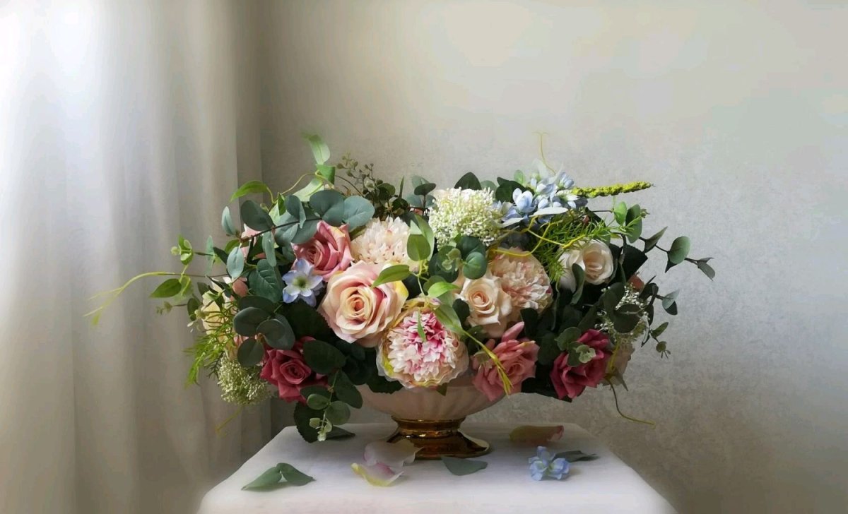 Настольные композиции из искусственных цветов