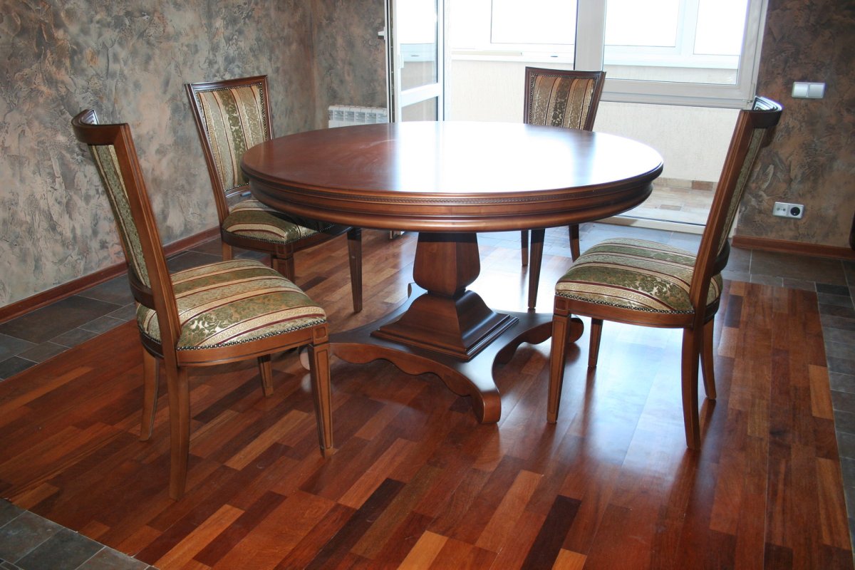 Столы и стулья из массива