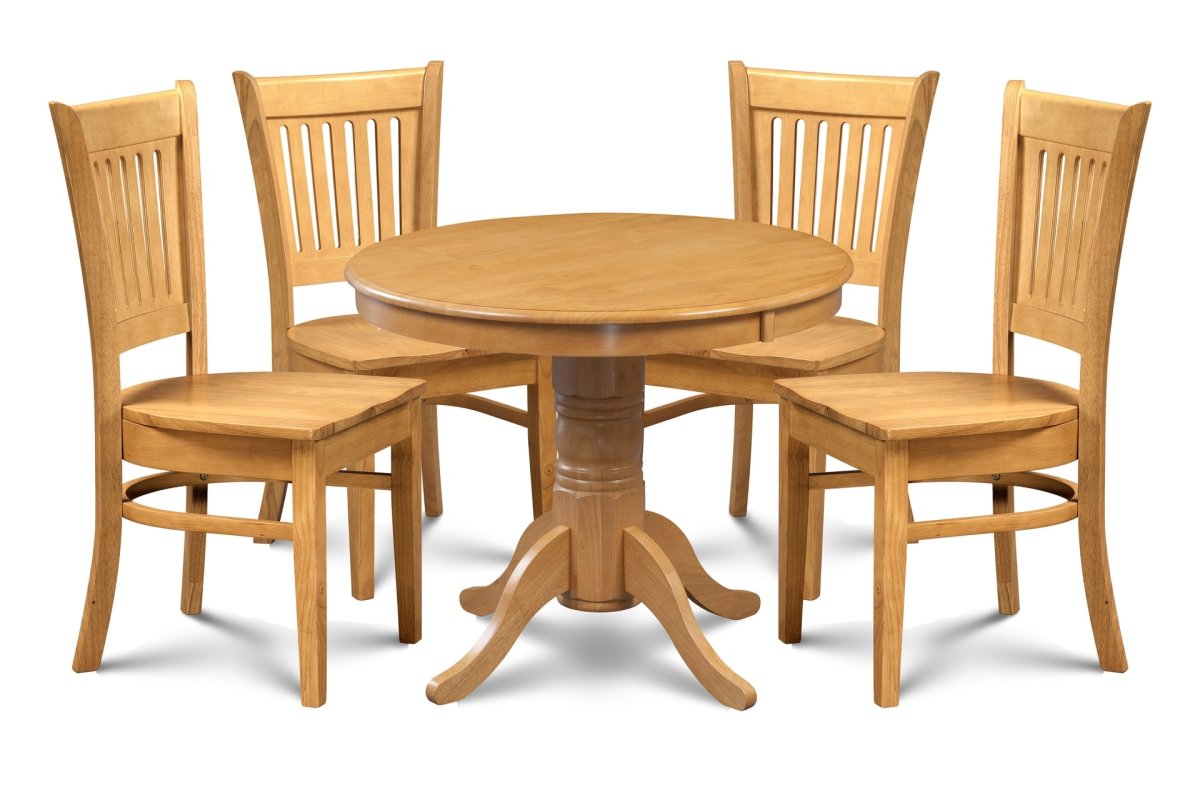 Овальный обеденный стол в интерьере