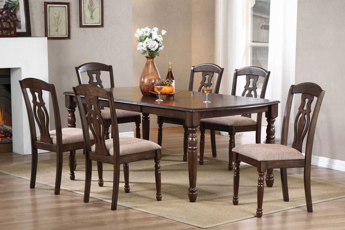 Стол деревянный обеденный