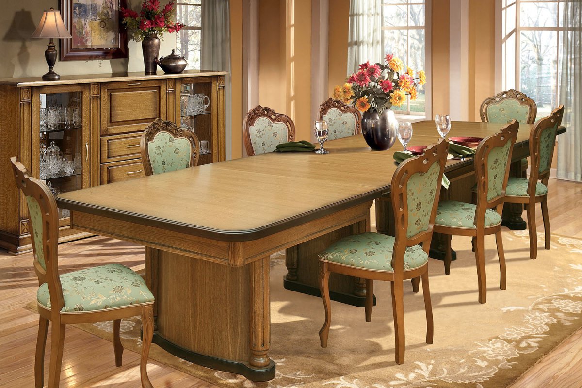 Стол обеденный