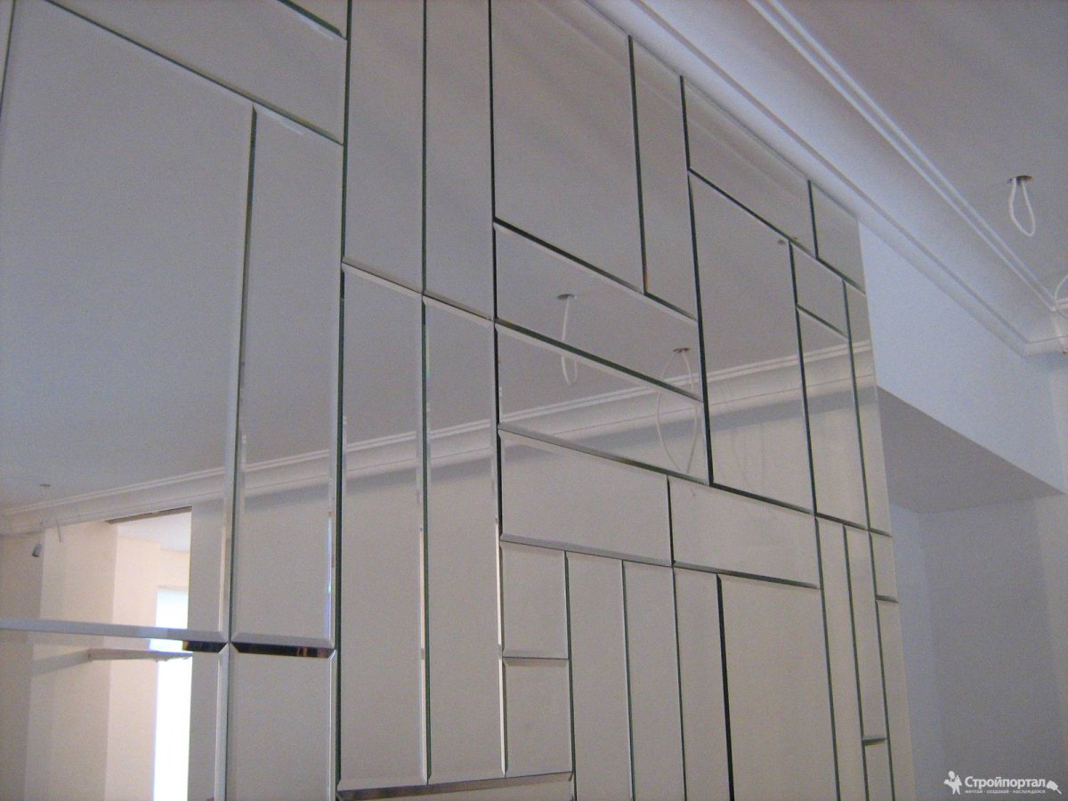 Зеркальные панели на стену