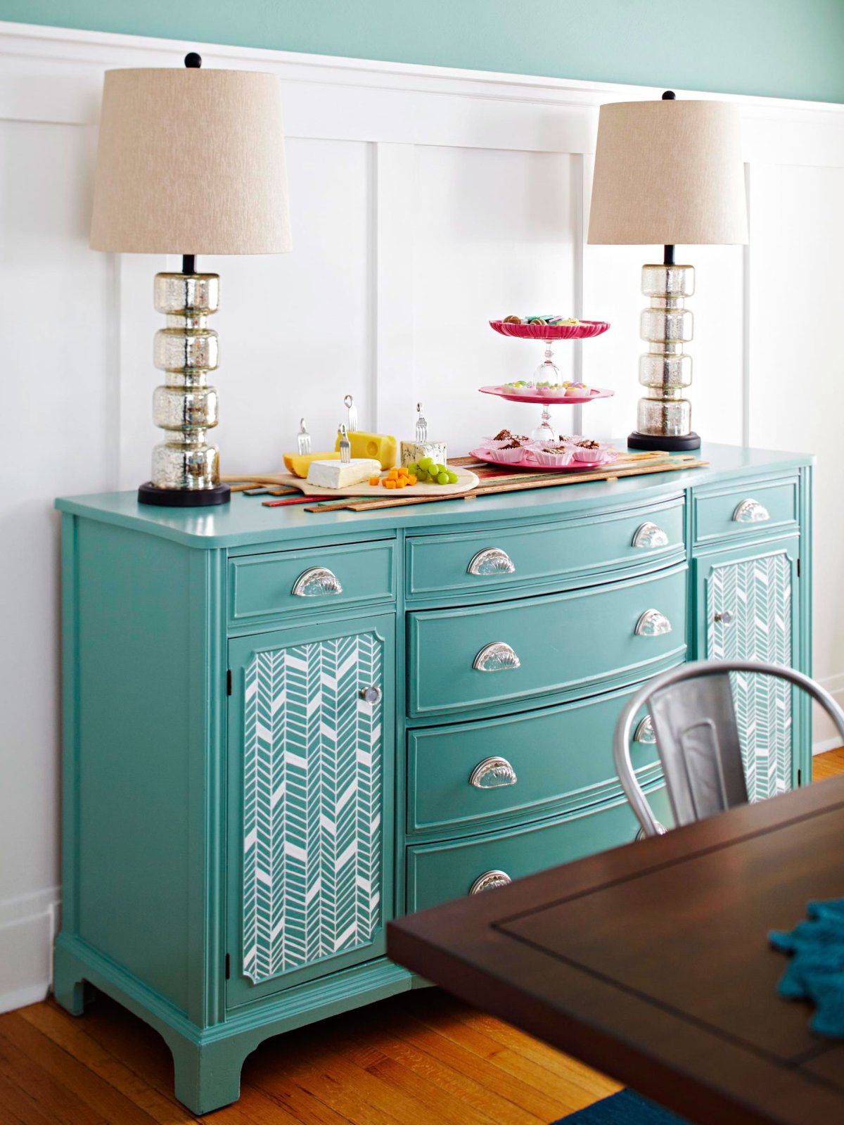 Композиция на комоде