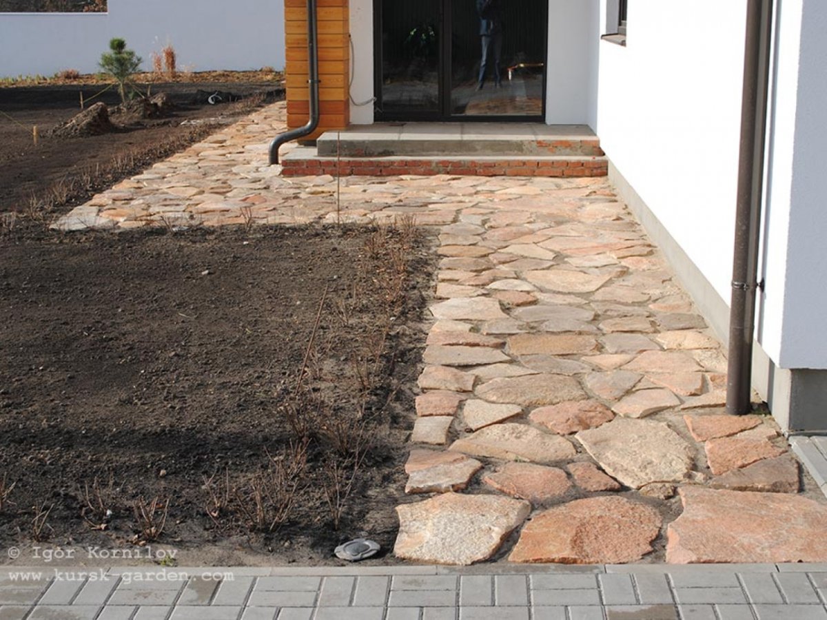 Отмостка из натурального камня