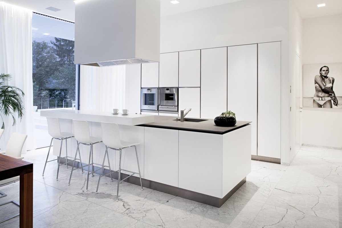 Кухонный остров в скандинавском стиле