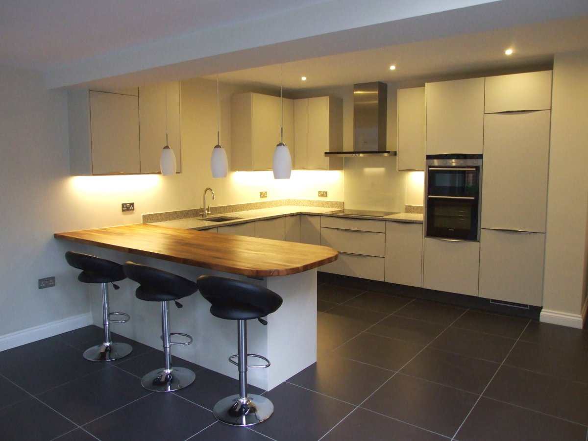 Раздвижная барная стойка