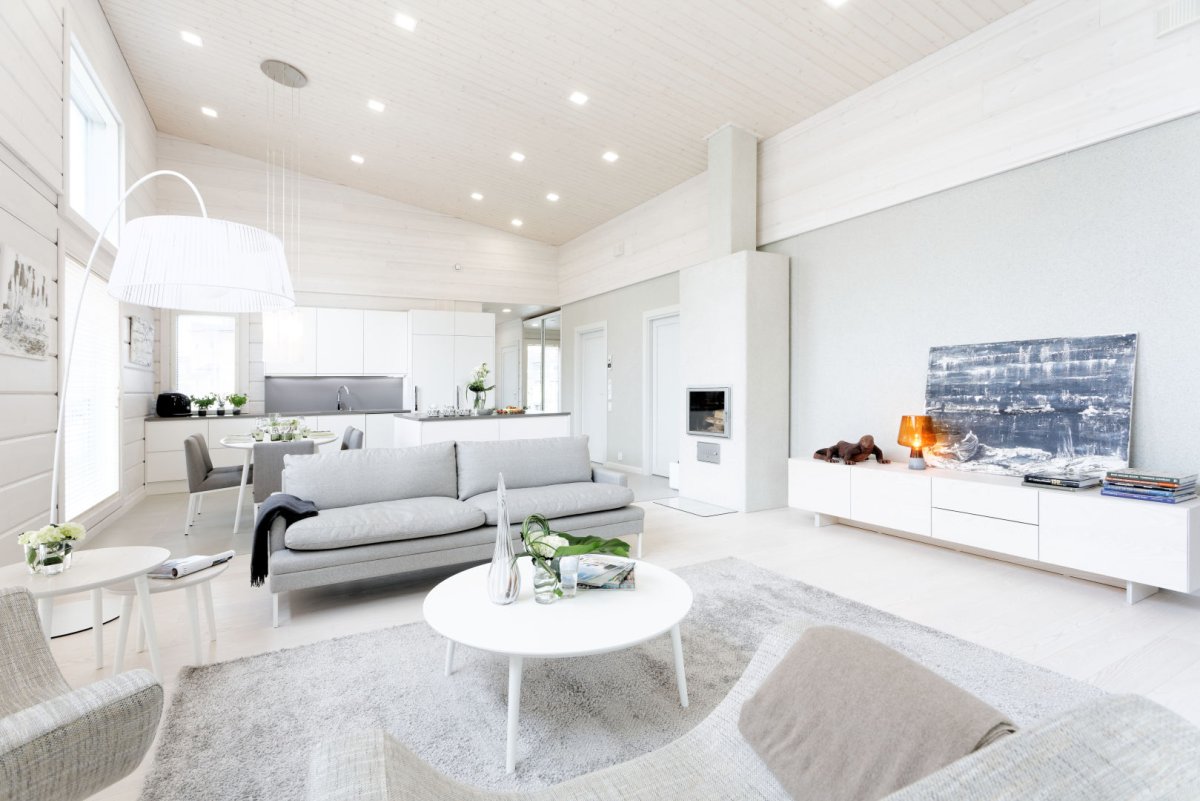 Дерево в интерьере гостиной